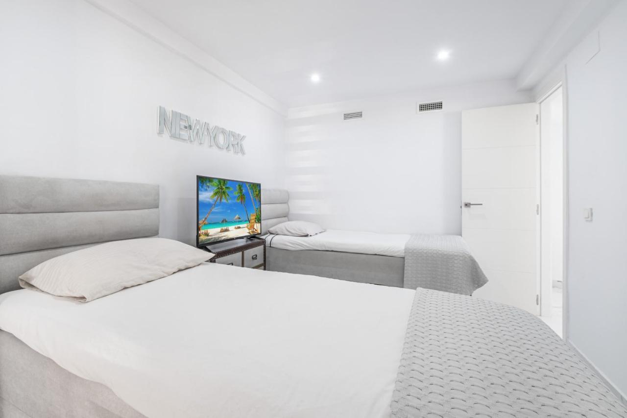 Copacabana Deluxe 1-A Levante Beach Benidorm Luaran gambar
